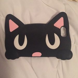 This is a black and pink cat iPhone 6 case